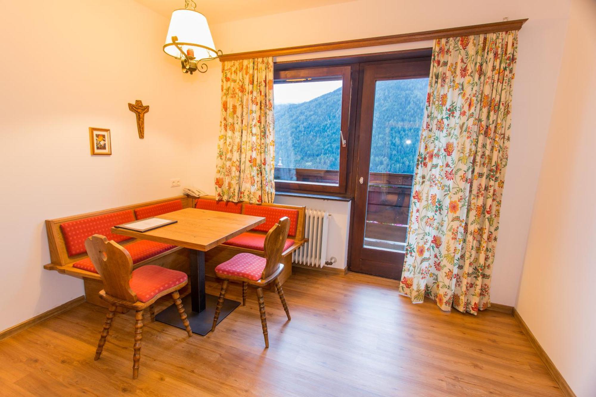 Ferienland Stubai Aparthotel ฟูลป์เมส ห้อง รูปภาพ
