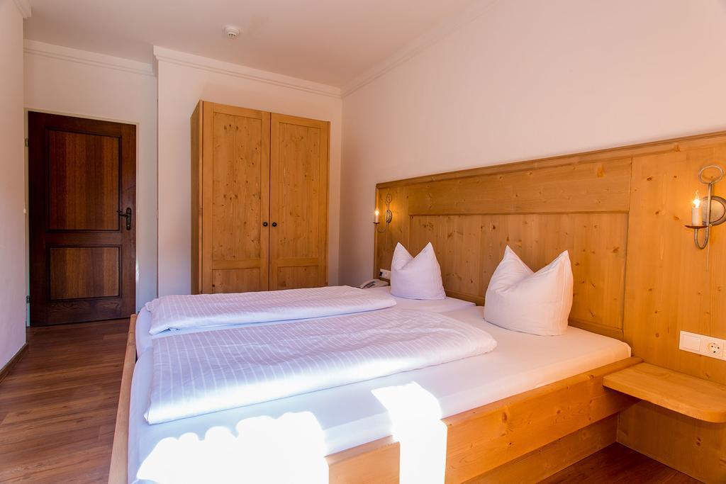 Ferienland Stubai Aparthotel ฟูลป์เมส ภายนอก รูปภาพ